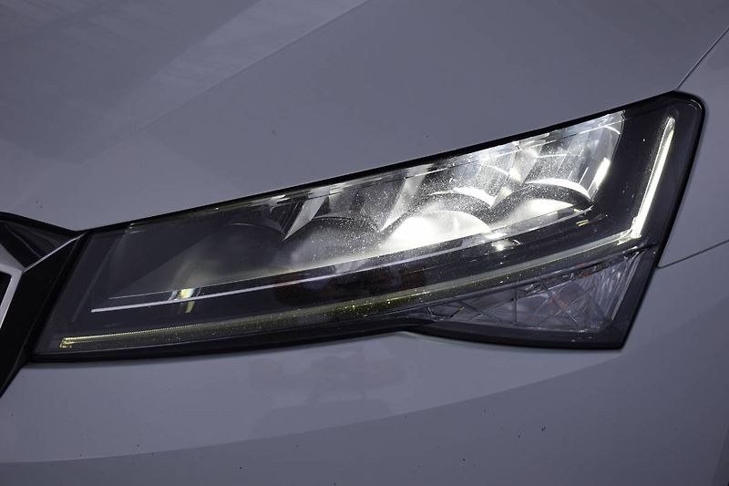 Škoda Superb (2022) 2.0TDI 110kW DSG,Tažné,100% Se - fotka 26 z 28