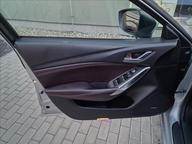 Mazda 6 2.2 Skyactiv-D Revolution TOP - fotka 40 z 50