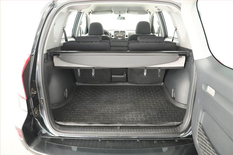 Toyota RAV4 (2008) 2.2 D-4D, 4X4, Tempomat - fotka 10 z 13