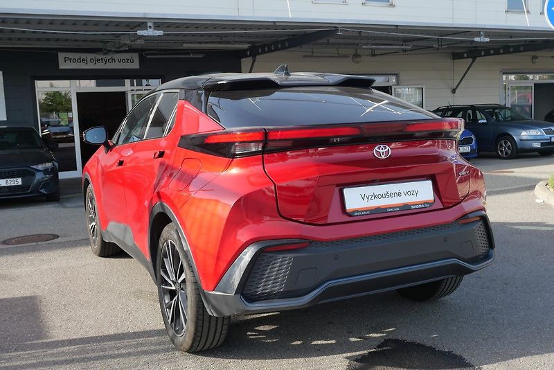 Toyota C-HR - fotka 4 z 6