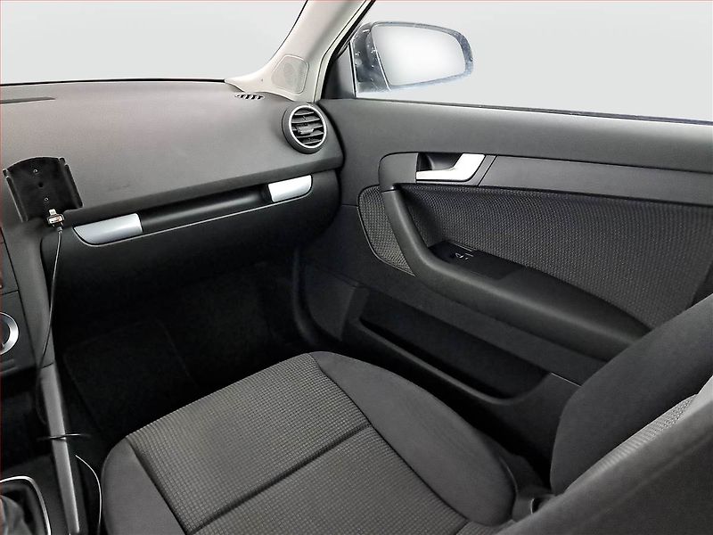Audi A3 (2006) 2.0 TDI, Automat, nová STK - fotka 8 z 15