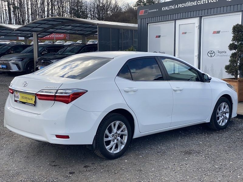 Toyota Corolla 1.6i, ČR-2m, Trend+, automat - fotka 6 z 29