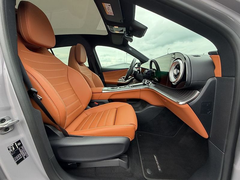 Mercedes-Benz GLC 400 4MATIC EQ - fotka 10 z 36