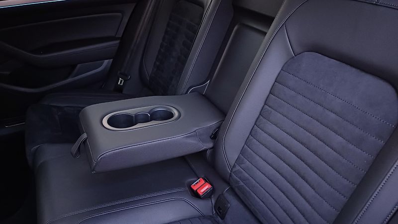Volkswagen Passat Variant (2019) 2.0 Bi-TDI HIGHLINE - fotka 19 z 54