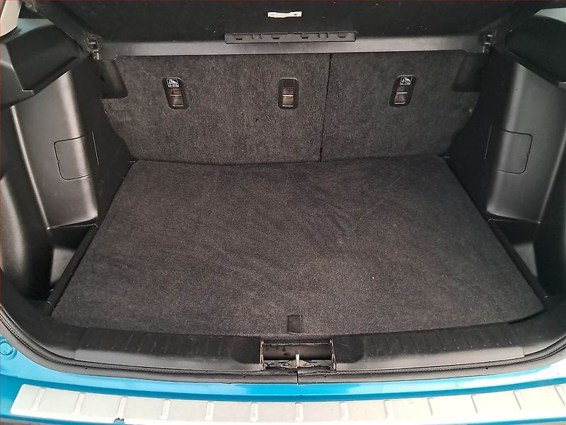 Suzuki Vitara (2015) 1.6 VVT, 4X4, Navi, Tempomat - fotka 13 z 18