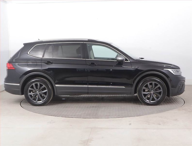 Volkswagen Tiguan (2023) Life 2.0 TDI - fotka 6 z 22