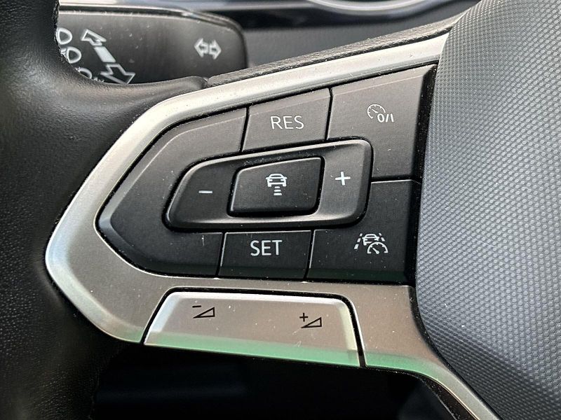 Volkswagen Passat (2023) Variant 1.5 TSI Business - fotka 16 z 26