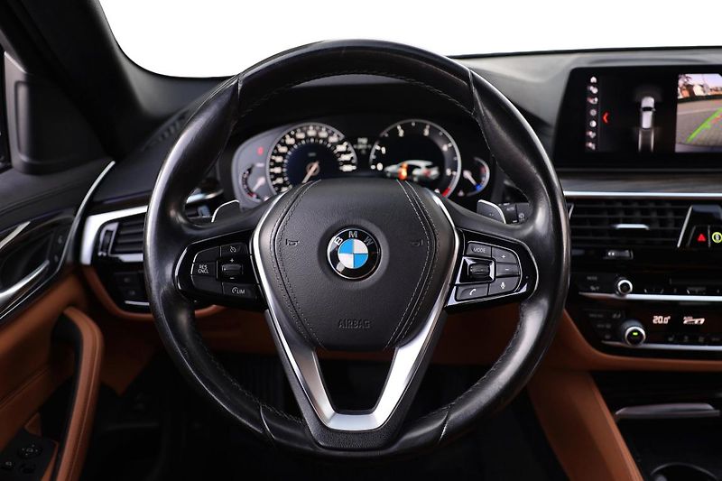 BMW Řada 5 520d xDrive Touring - fotka 11 z 16