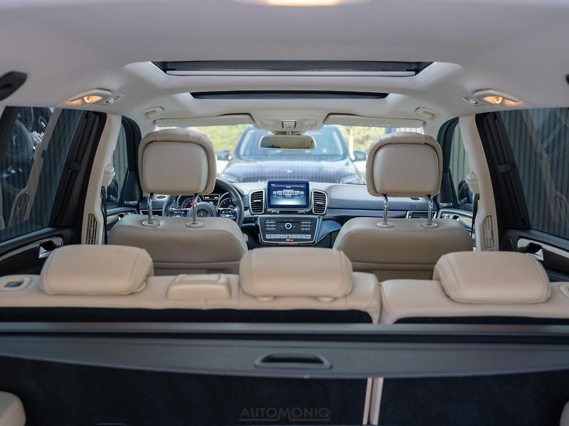 Mercedes-Benz GLS (2016) 350d 4Matic 7Miest, Pano, H&K - fotka 12 z 21