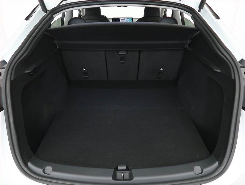 Tesla Model Y (2023) Long Range AWD 79kWh, SoH 93% - fotka 13 z 33