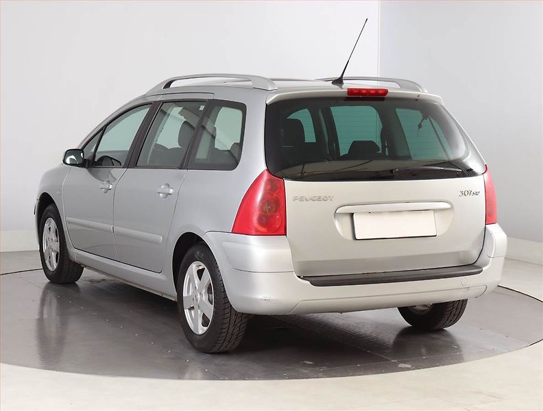 Peugeot 307 (2004) 2.0 16V, nová STK, servisované - fotka 4 z 18
