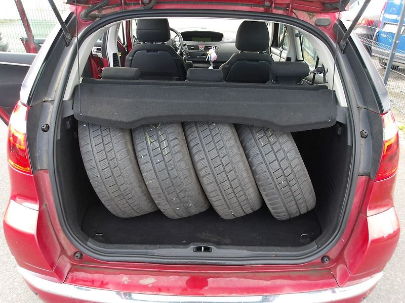 Citroën C4 Picasso 1,6HDi AUTOMAT ! 1.MAJITEL !!! - fotka 11 z 25
