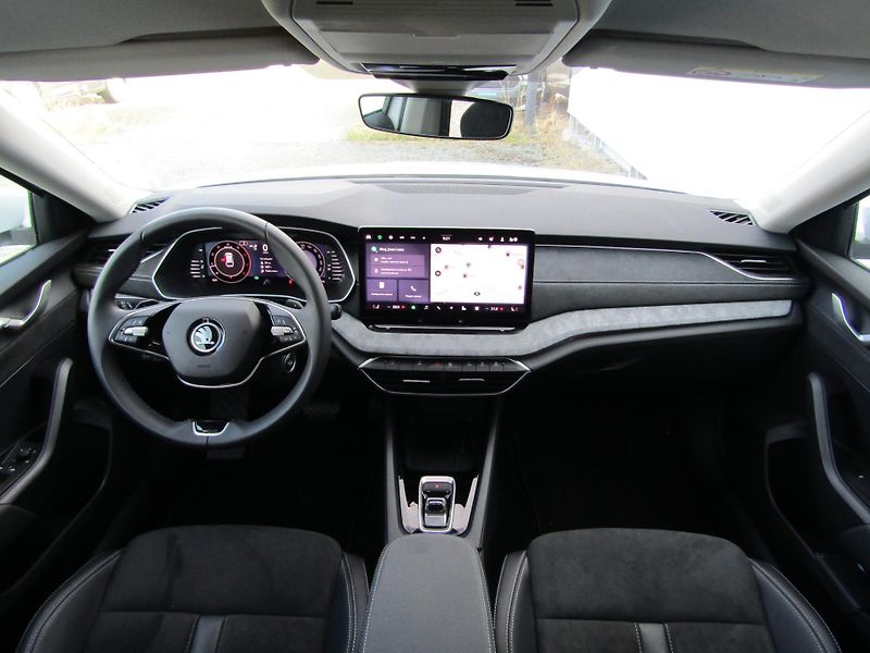 Škoda Octavia IV FL Combi Top Selection 2.0 - fotka 16 z 30
