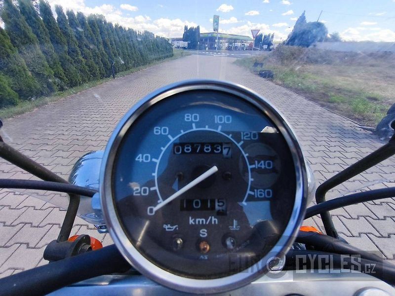 Honda VT 600 C Shadow (2003) - fotka 10 z 11
