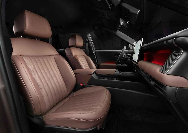 Nový Hyundai Tucson opustil pixely i motiv andělských křídel.