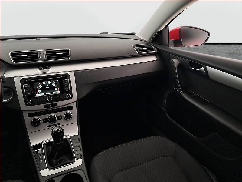 Volkswagen Passat (2014) 1.6 TDI, Serv.kniha, Navi - fotka 8 z 18