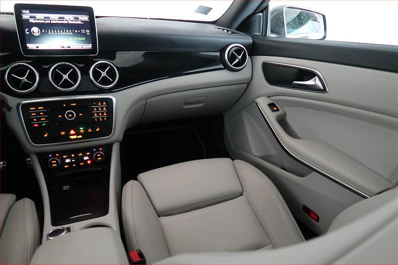 Mercedes-Benz CLA (2016) AMG Paket 220 CDI, Automat - fotka 8 z 20