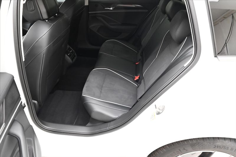 Volkswagen Passat 2,0 TDI 110 kW DSG Business Zá - fotka 14 z 32