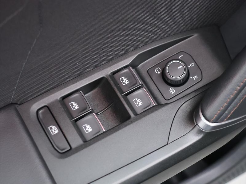 Cupra Formentor 2,0 TSI VZ 228kW DSG 4Drive DP - fotka 15 z 26