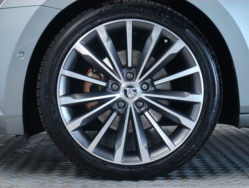 Škoda Superb (2015) Laurin&Klement 2.0 TDI - fotka 15 z 22