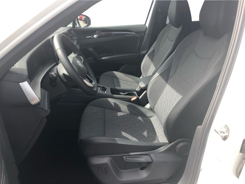 Volkswagen Tayron People 1,5 TSI 150 kW eHybrid - fotka 11 z 30