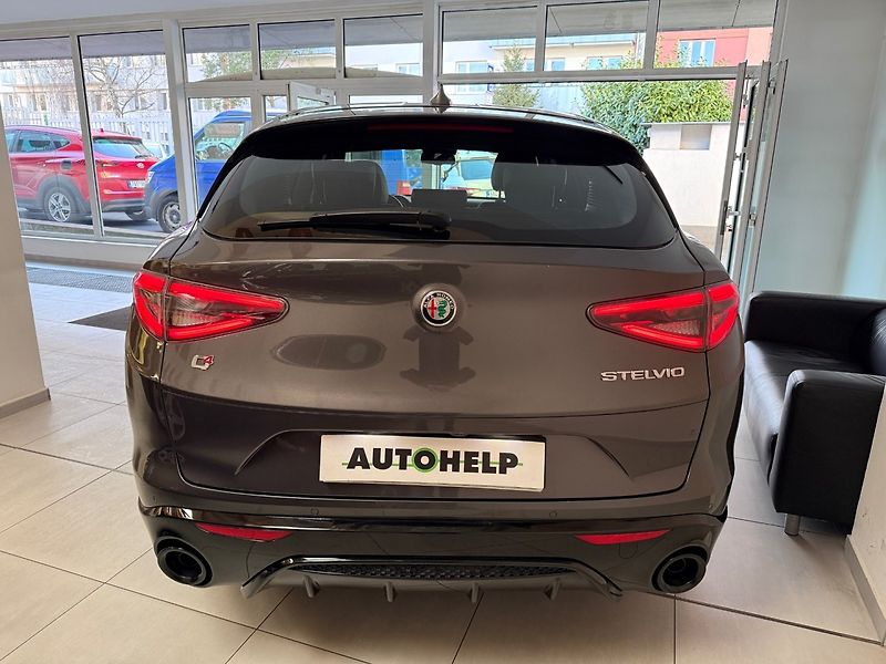 Alfa Romeo Stelvio (2023) 2.2 210 HP Veloce 8AT Q4 - fotka 5 z 32
