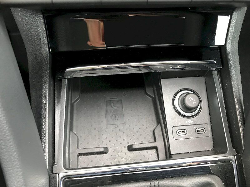 Škoda Karoq (2024) 1.5 TSI /110KW / 6MP / Style - fotka 15 z 28
