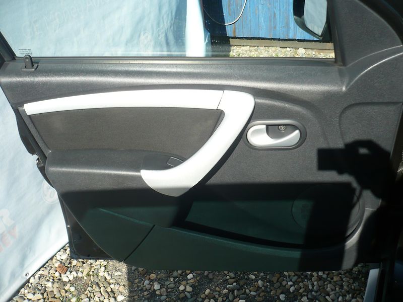 Dacia Duster 1.6i 77Kw Klimatizace - fotka 22 z 26