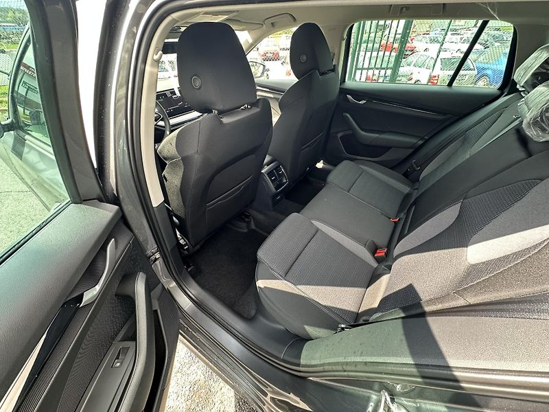 Škoda Octavia SELECTION + dovýbava *953 - fotka 7 z 13