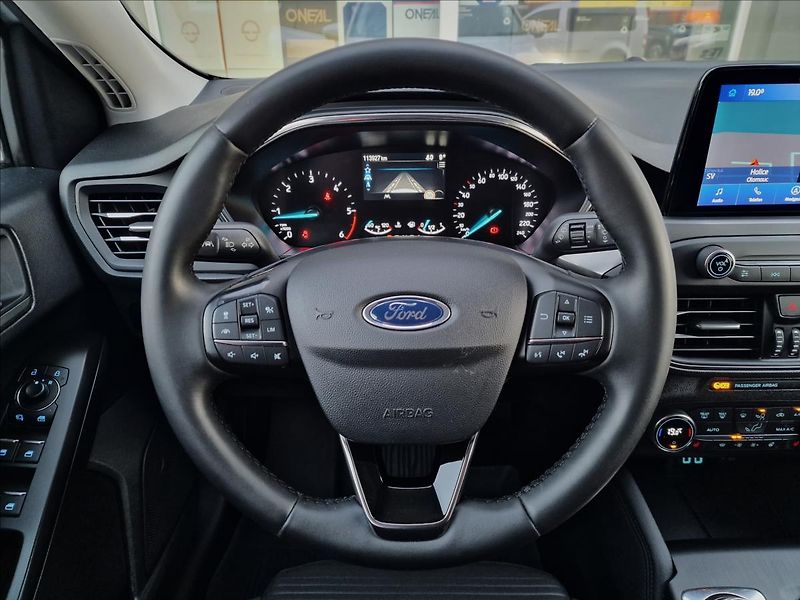 Ford Focus 1.5TDCI Titanium,ČR,1.Majitel - fotka 21 z 46