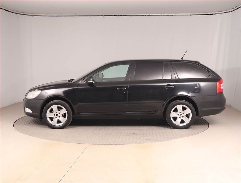 Škoda Octavia (2011) Elegance 1.6 TDI, Automat - fotka 3 z 17