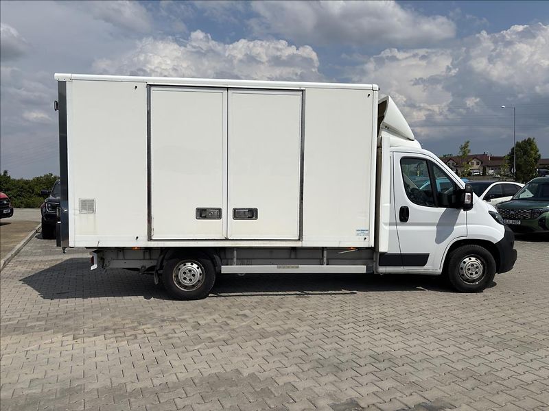 Peugeot Boxer 2,2 BlueHDI 121kW L4 - fotka 6 z 31