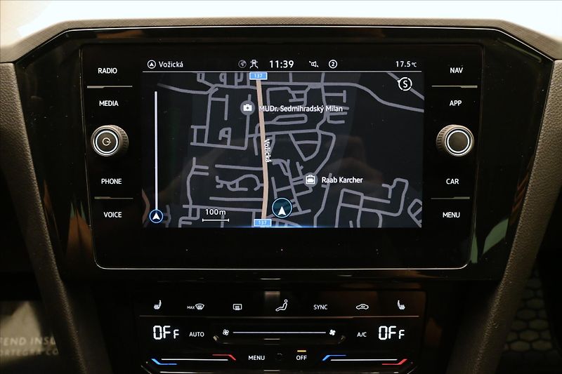Volkswagen Passat 2,0 TDI 110 kW DSG Business Zá - fotka 20 z 31