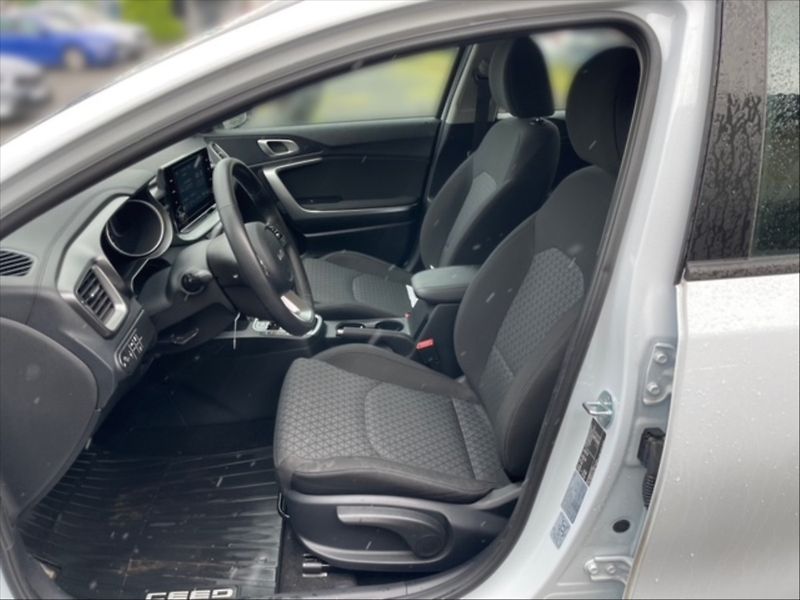 Kia Ceed 1,5 T-GDI Spin AT - fotka 7 z 11