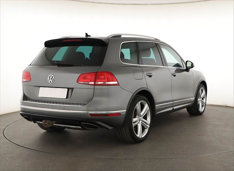 Volkswagen Touareg (2016) R-Line 3.0 TDI, 4X4, Automat - fotka 5 z 20