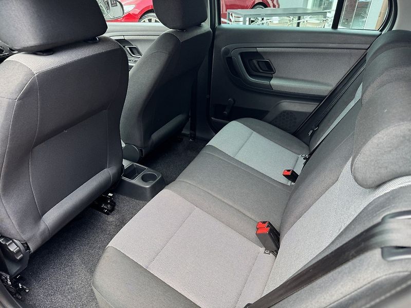Škoda Fabia (2014) 1.2HTP Active Klima Tažné Z. - fotka 20 z 49