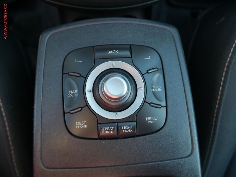 Renault Scénic (2009) 1.9 DCi, AAC, tempo - fotka 16 z 17