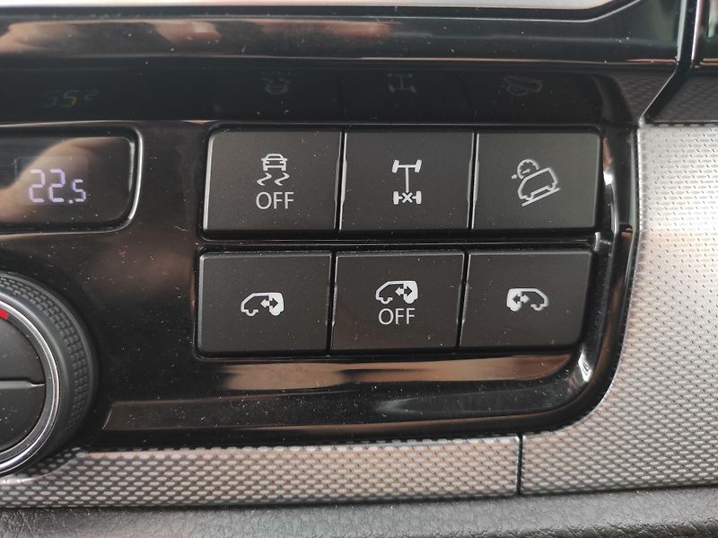 Volkswagen Multivan 2,0TDi DSG,4x4,Highline,7 míst - fotka 33 z 59