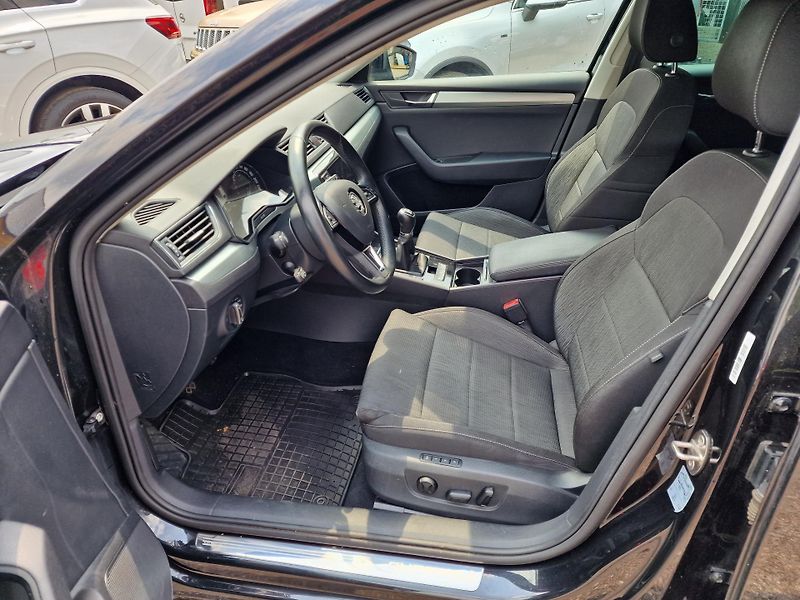 Škoda Superb 2,0TDI 110KW NAVI VÝHŘEV  - fotka 7 z 20