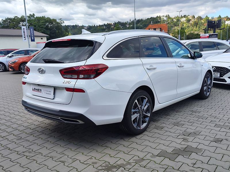 Hyundai i30 1.5 T-GDI/117kW Style Premium - fotka 5 z 36
