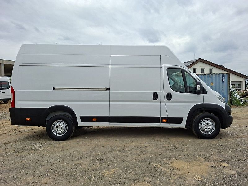 Opel Movano FG 4350 L4H3 2,2 BHDi 165k M6 - fotka 9 z 20