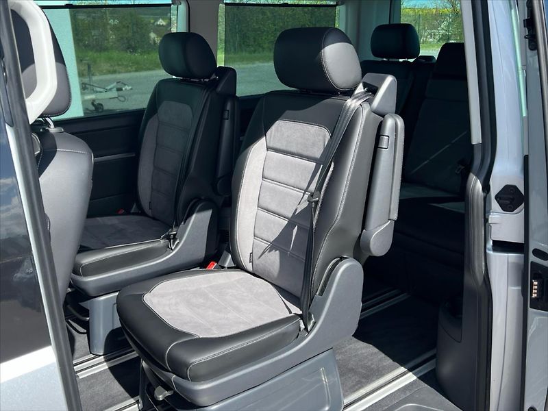 Volkswagen Multivan 2,0 TDi 150kW 7DSG 4Motion BUL - fotka 13 z 26