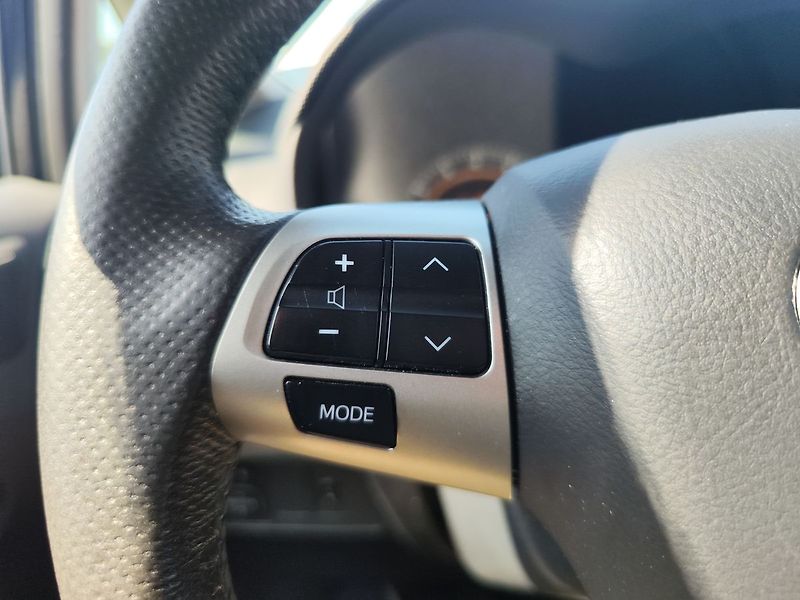 Toyota Auris 1.6 Valvematic/97kW Terra Cool - fotka 16 z 22