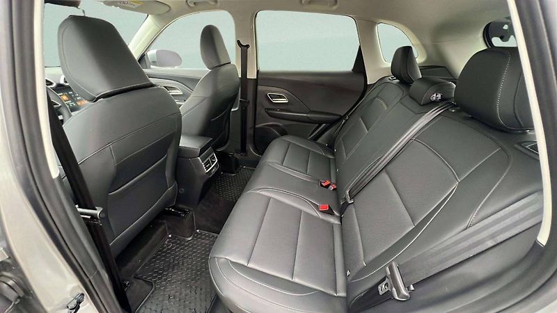 MG ZS HEV EXCLUSIVE 1.5L (145kW) SUV - fotka 33 z 49