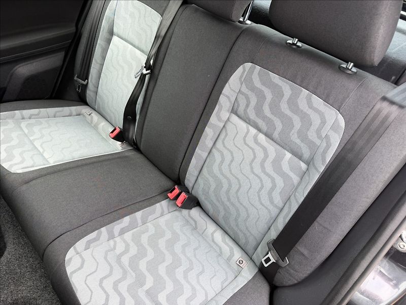 Škoda Fabia II 1.2 HTP Ambiente - fotka 14 z 17