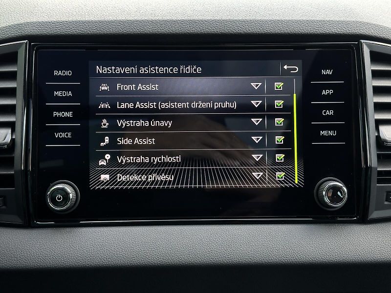 Škoda Karoq 2.0TSi DSG 4x4 Sportline 190PS - fotka 36 z 51