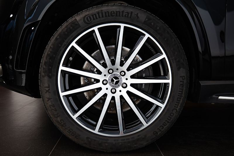 Mercedes-Benz GLS 4Matic AMG Line - fotka 26 z 28