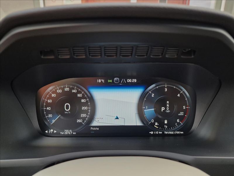 Volvo XC90 B5 AWD Momentum Pro Auto,1Maj - fotka 22 z 50
