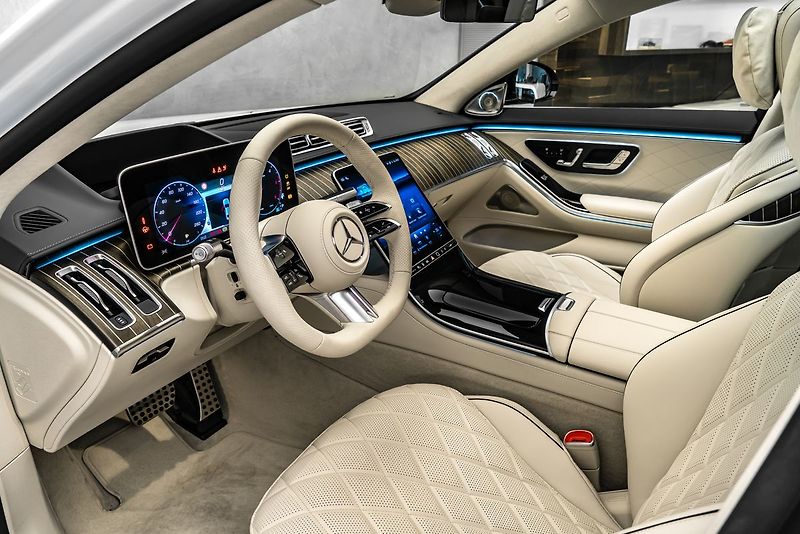 Mercedes-Benz Třídy S d 4M AMG MANUFAKTUR - fotka 11 z 26