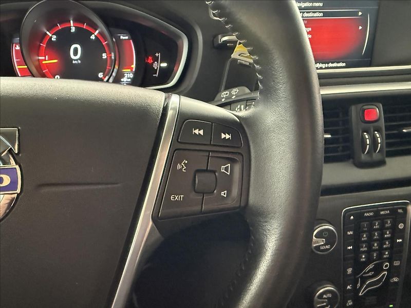 Volvo V40 2,0   D2 88kW,SERVISKA, - fotka 15 z 26